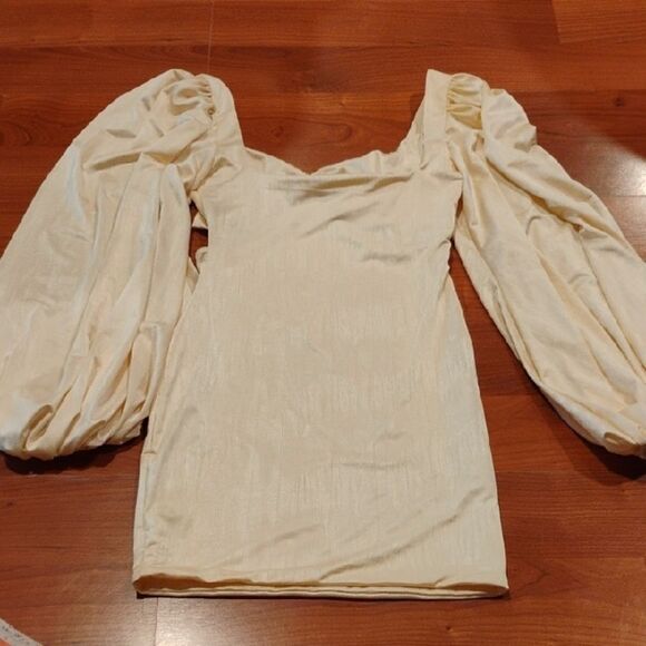 Oh Polly Cream Ruched Puffed Sleeve Mini Dress - Picture 5 of 5